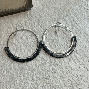 Silver pattern dangle hoop fashion earrings